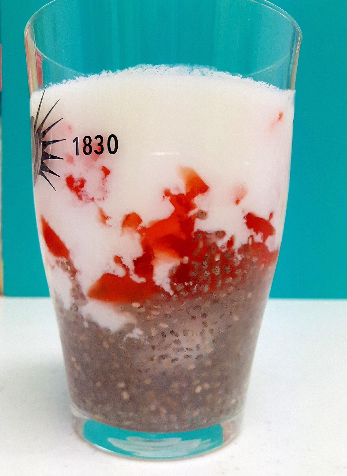 チアシードとクラッシュゼリーのカルピスミルク レシピ 作り方 By Acchan66 楽天レシピ